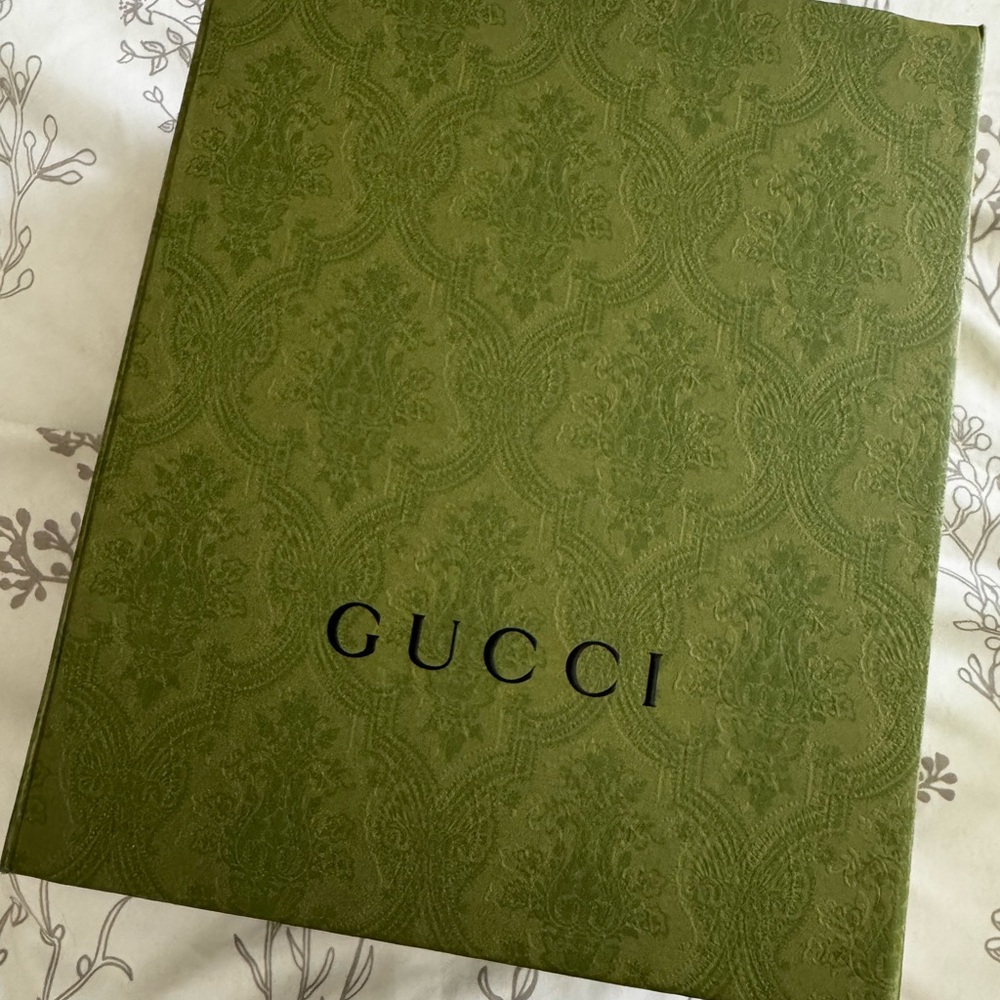Gucci GG Marmont Small Camera Bag - Picture 6 of 6